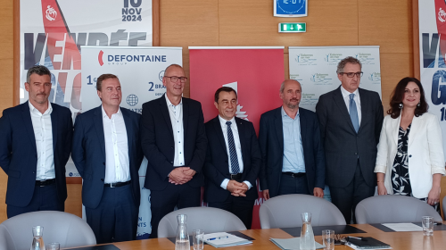 Signature du contrat entre Siemens Gamesa et le groupe Defontaine au conseil départemental de Vendée le 10 octobre 2023
